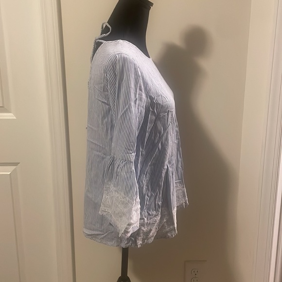 2/$15 Jun‎ & Ivy- Blue and white striped long sleeve blouse - Picture 4 of 6